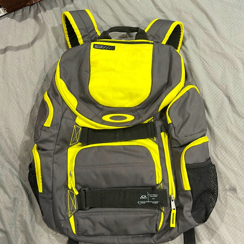 Oakley Hiking Bookbag | PLS READ DESCRIPTION